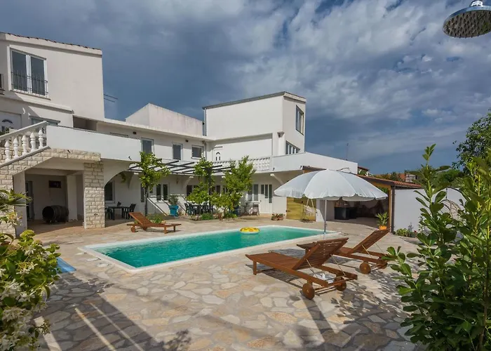 Barbara דירה Tribalj