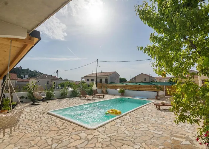 Barbara דירה Tribalj